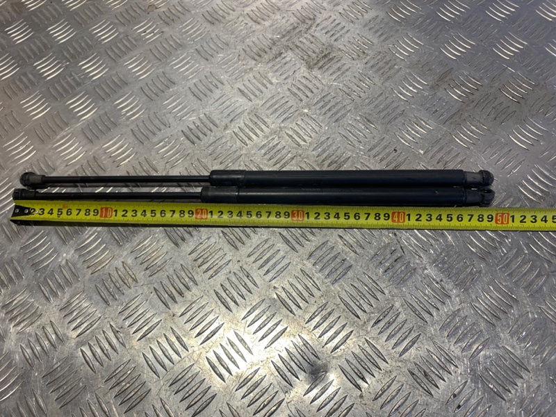 Амортизатор багажника C30 2008