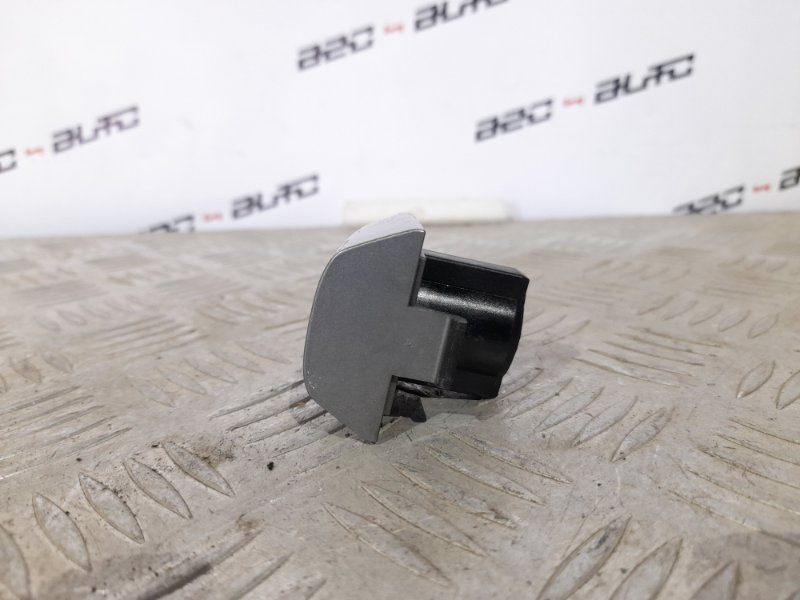 Накладка на замок передняя V50 2004 B5254T3