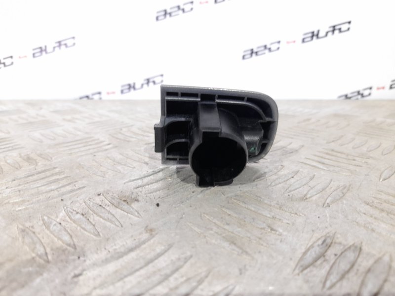 Накладка на замок передняя Volvo V50 B5254T3