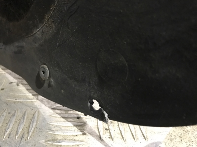 Подкрылок задний левый S60 2005 1