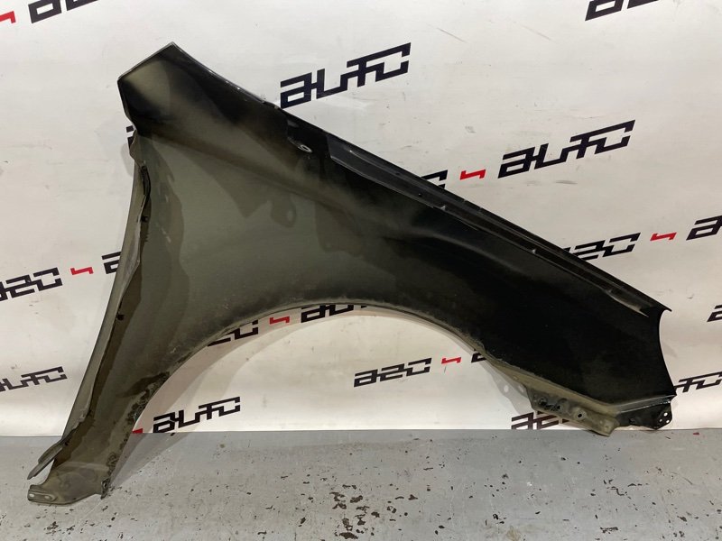 Крыло переднее левое Legacy V