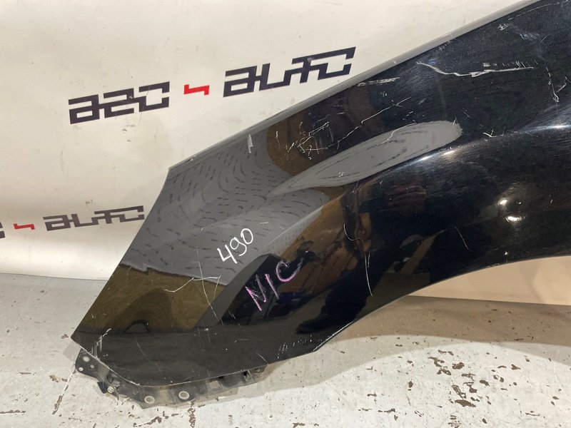 Крыло переднее левое Legacy V