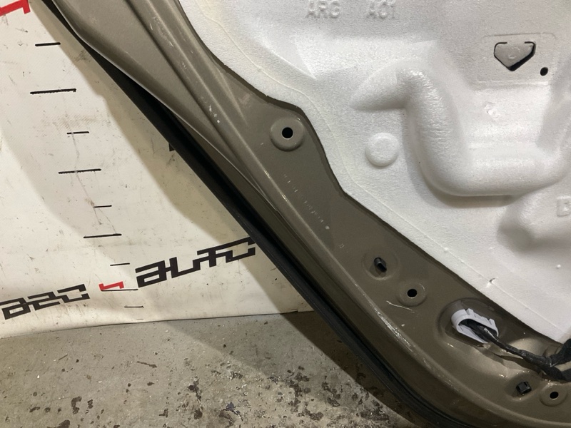 Дверь задняя левая C4 2017 B7 DV6FC