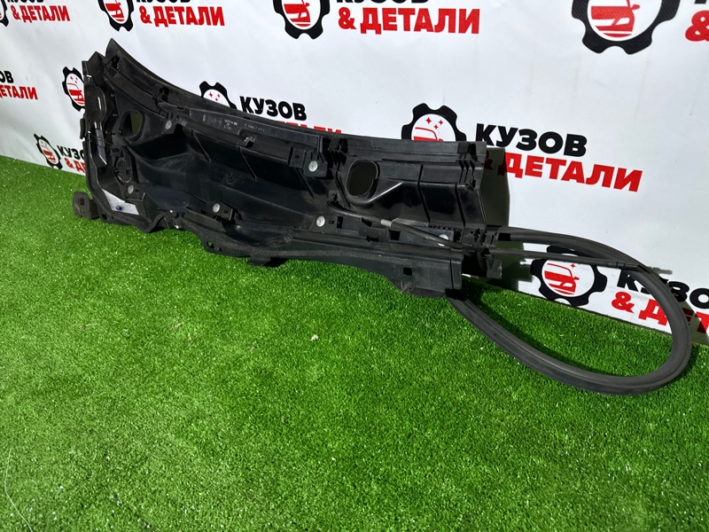 Решетка под лобовое стекло левая Mazda 6 2012-2018 GJ