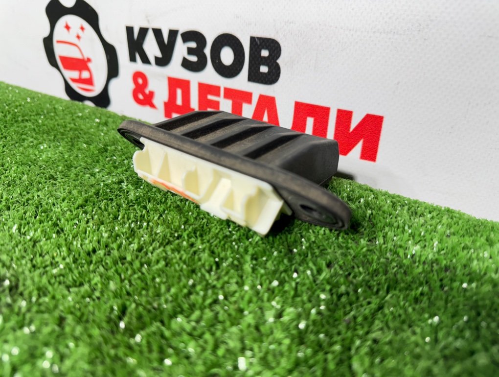 Кнопка открывания багажника NX 2014-2022 Z10 Кнопка открывания багажника NX 2014-2022 Z10