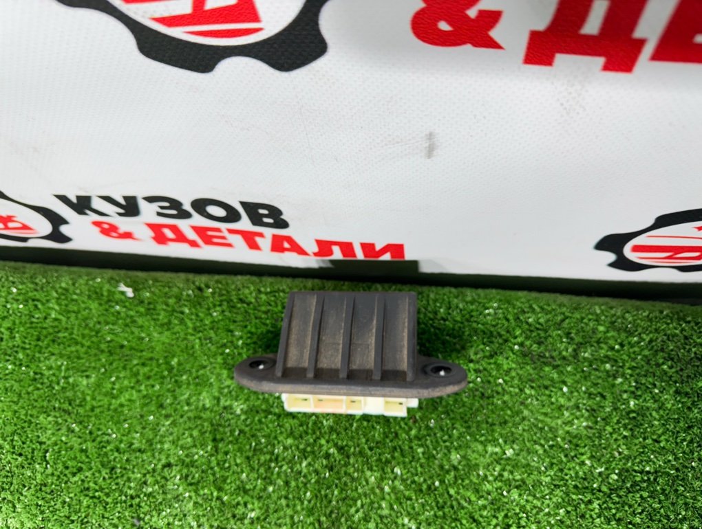 Кнопка открывания багажника NX 2014-2022 Z10 Кнопка открывания багажника NX 2014-2022 Z10