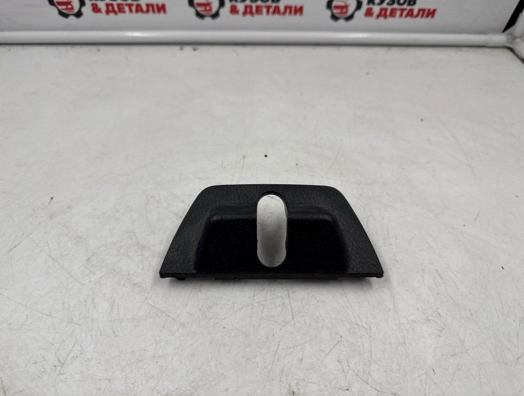 Накладка замка багажника Toyota Land Cruiser Prado 2017-2024 150 6479860010 Б/У
