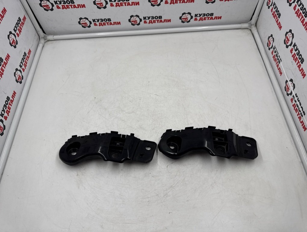 Крепление бампера переднее правое Mazda CX-5 KF Крепление бампера переднее правое Mazda CX-5 KF