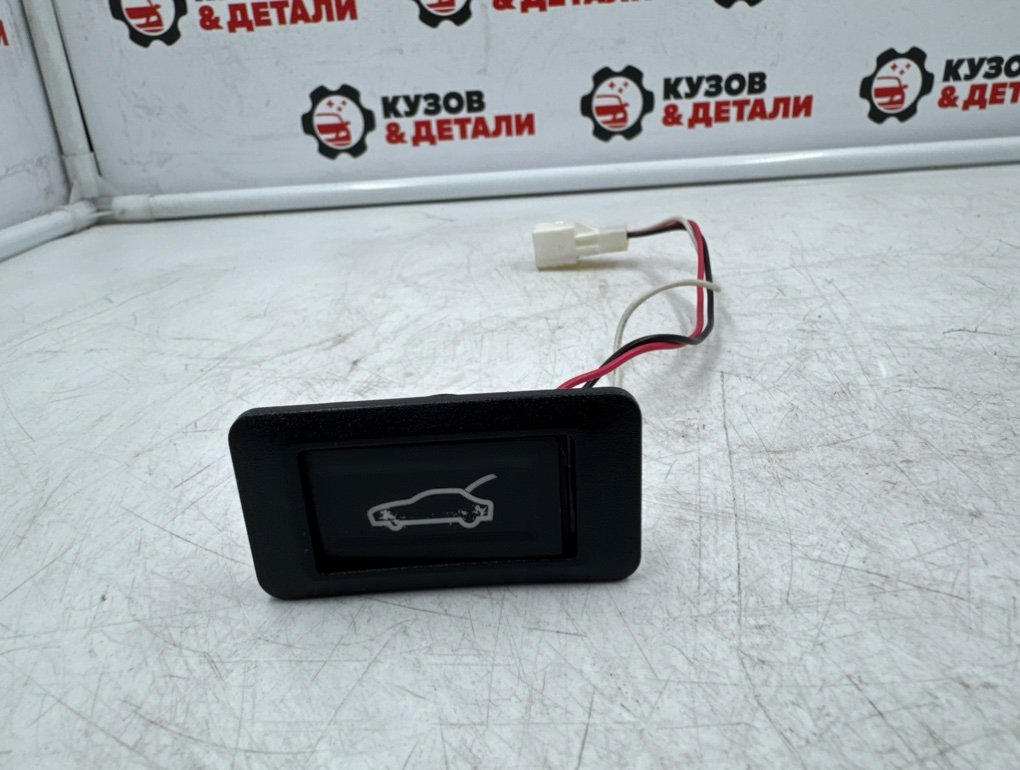Кнопка открывания багажника Q50 2013-2024 V37