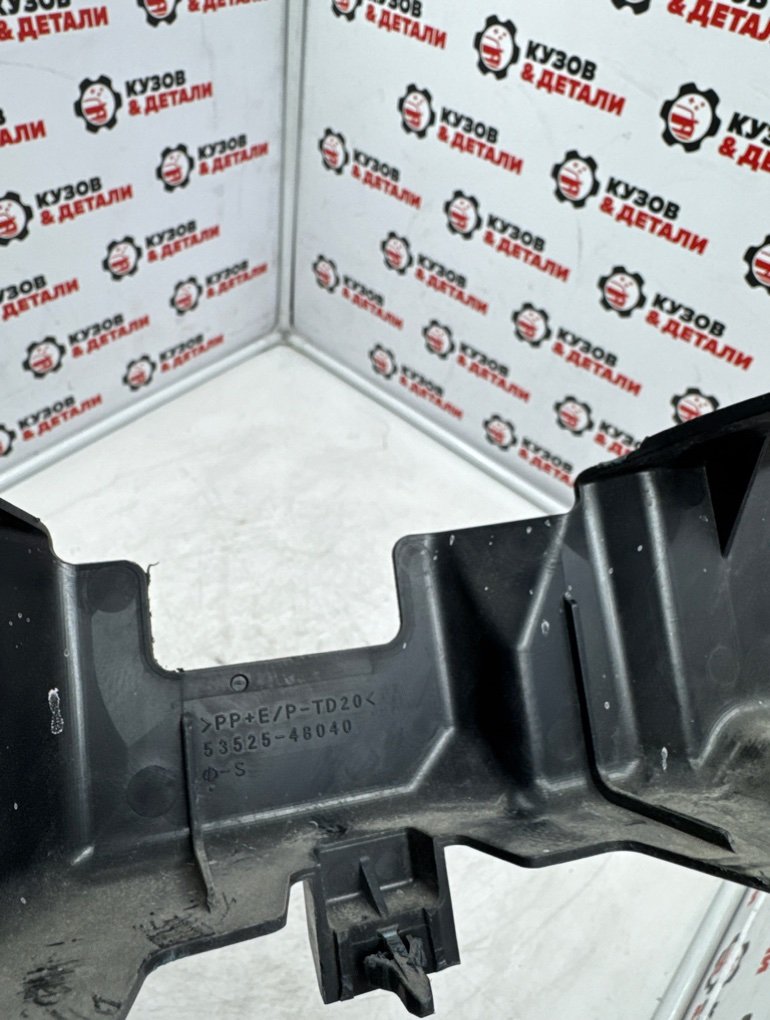 Накладка замка капота RX 2019-2022 4 Накладка замка капота RX 2019-2022 4