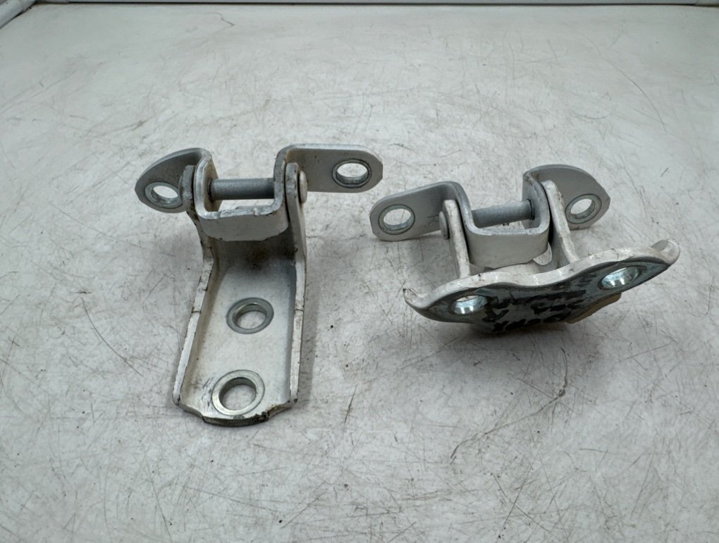 Петля двери задняя правая Camry 2011-2018 50/55