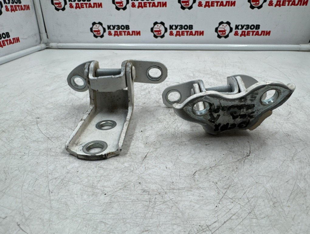 Петля двери задняя правая Camry 2011-2018 50/55