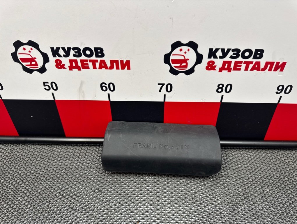 Запчасть накладка vin номера Lexus NX 2014-2021 5856978010 Б/У Накладка VIN номера Lexus NX 2014-2021 5856978010 Б/У