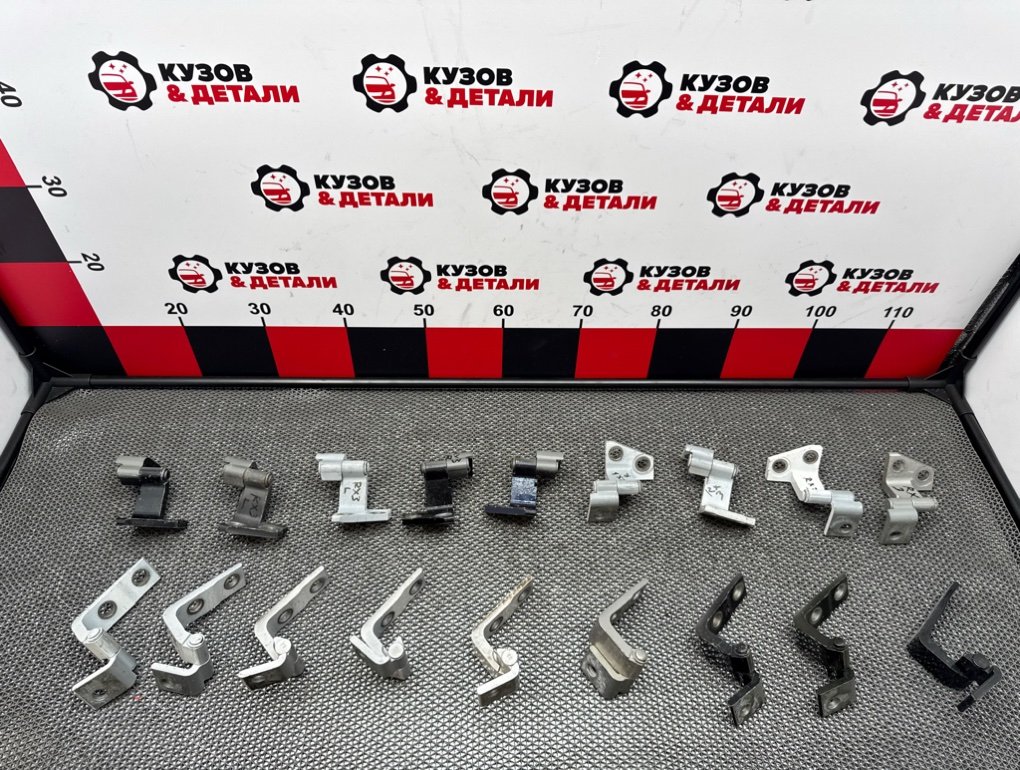 Петля двери передняя левая RX 2015-2022 AL20