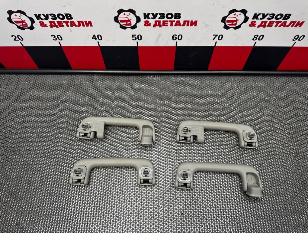 Ручка потолка RAV 4 2015-2018 40