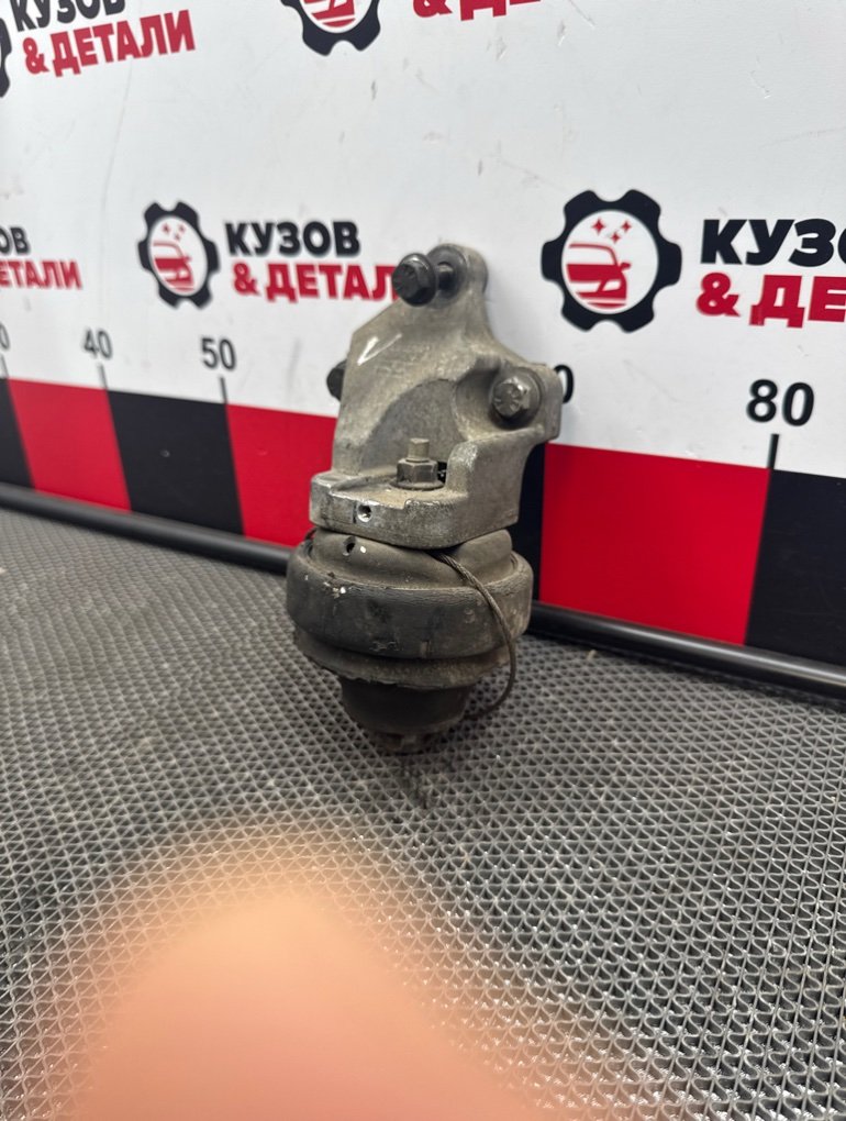 Подушка двигателя Volvo v70 8683936 Б/У