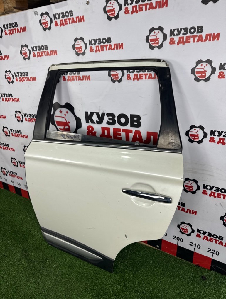Дверь боковая задняя левая Mitsubishi Outlander 3