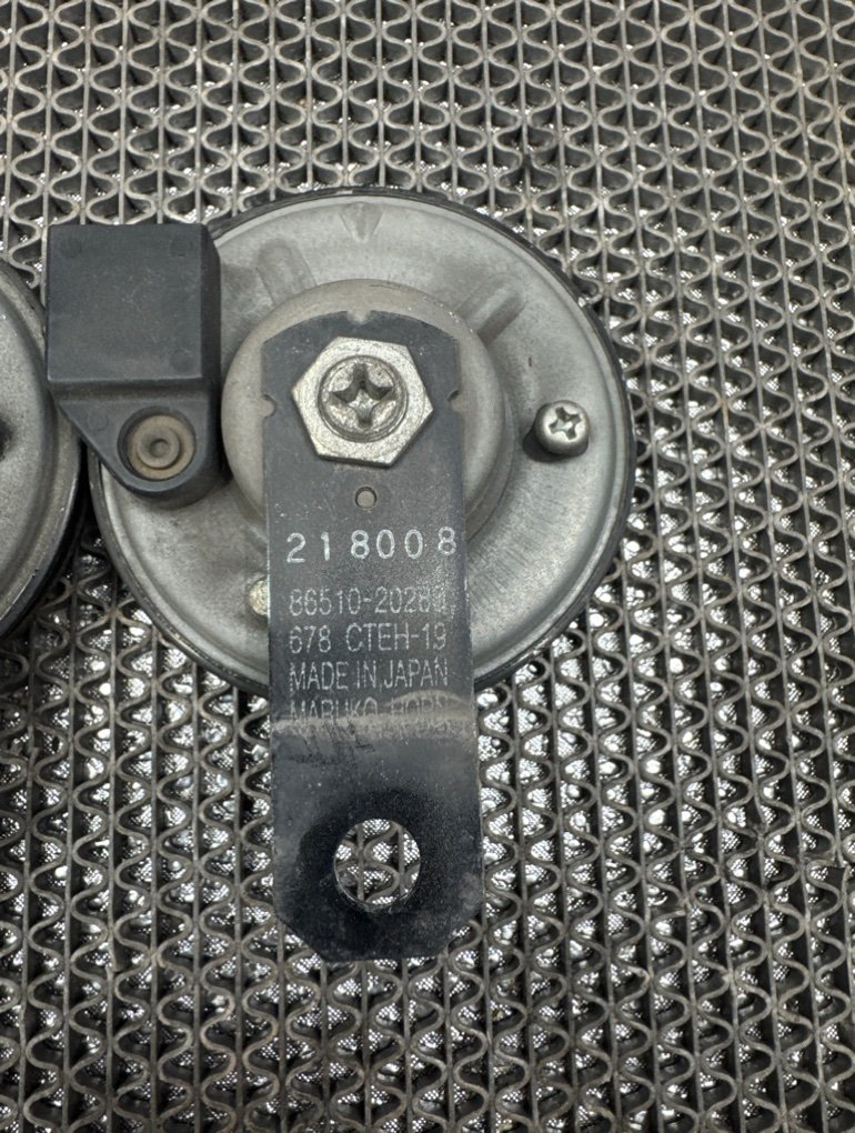 Звуковой сигнал передний RAV4 XA40