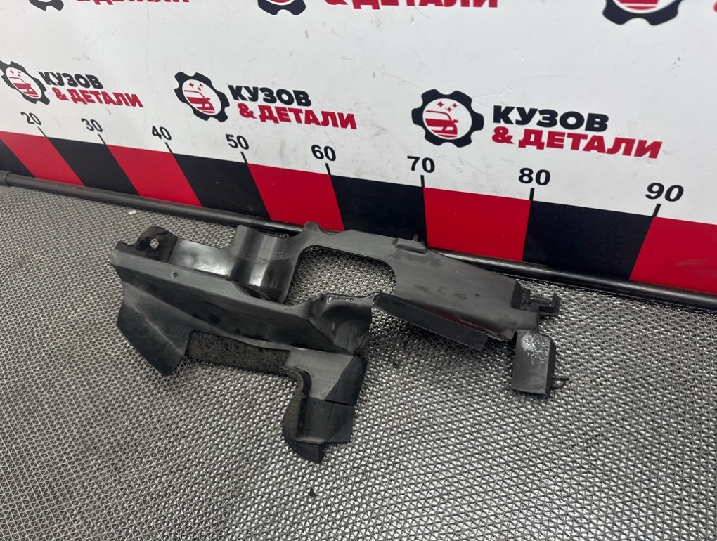 Дефлектор радиатора передний RAV4 XA40