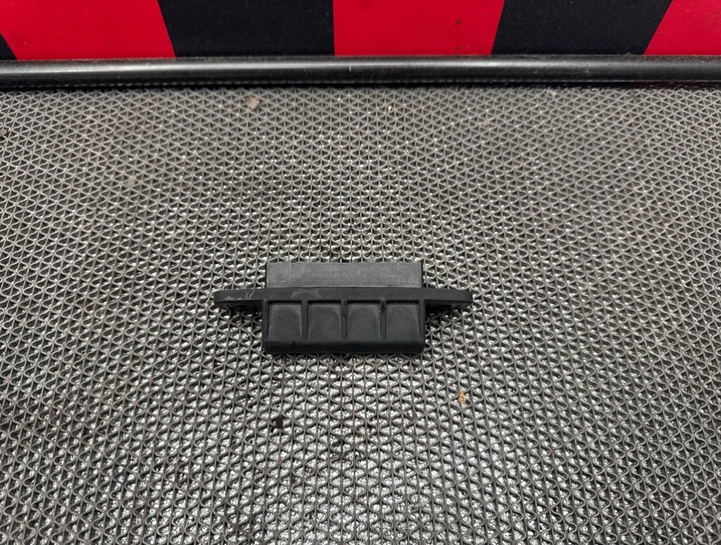 Кнопка задняя Land Cruiser J200