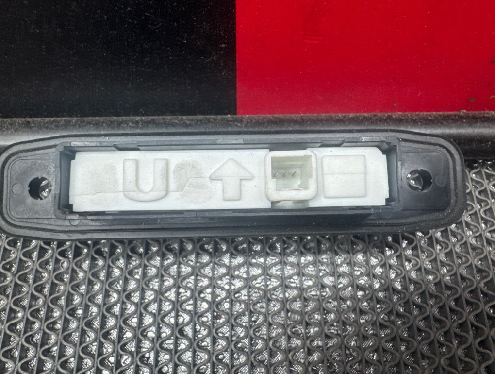 Кнопка задняя Land Cruiser J200