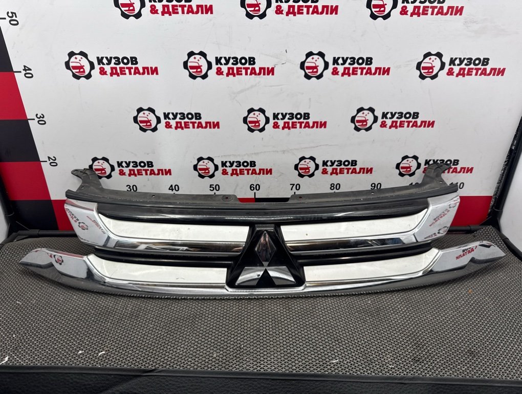 Решетка радиатора Mitsubishi Outlander 3 7450A992 контрактная