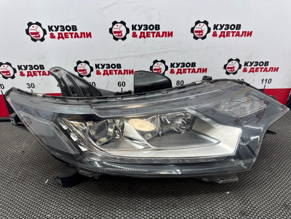 Фара светодиодная Mitsubishi Outlander 2015-2018 3 8301C864 контрактная