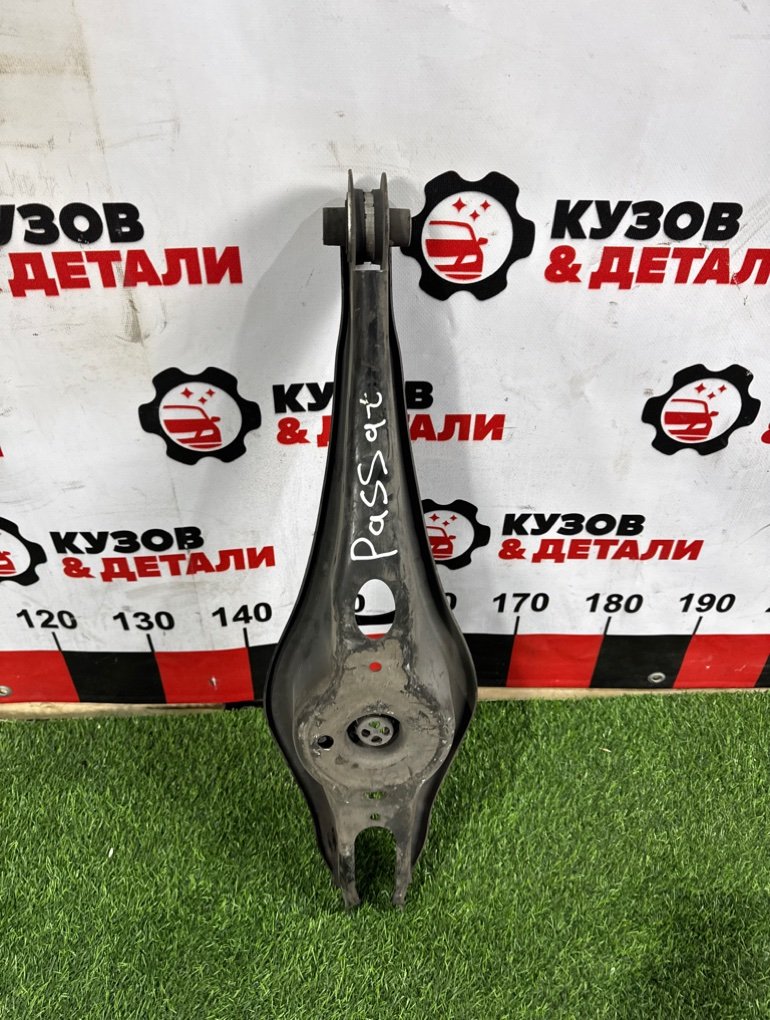 Рычаг подвески нижний задний volkswagen Passat B8 5Q0505311D контрактная