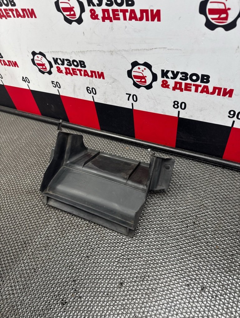 Рамка радиатора передняя Mitsubishi Outlander 3