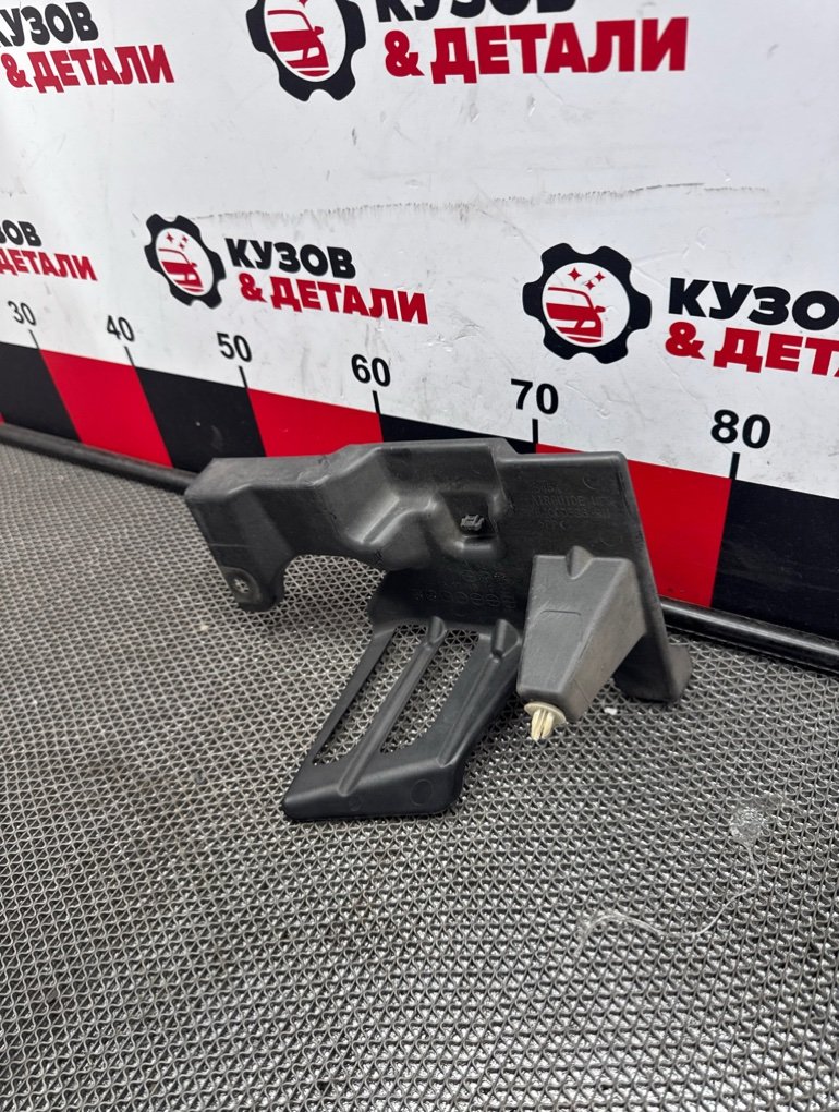 Крепление радиатора переднее Mitsubishi Outlander 3
