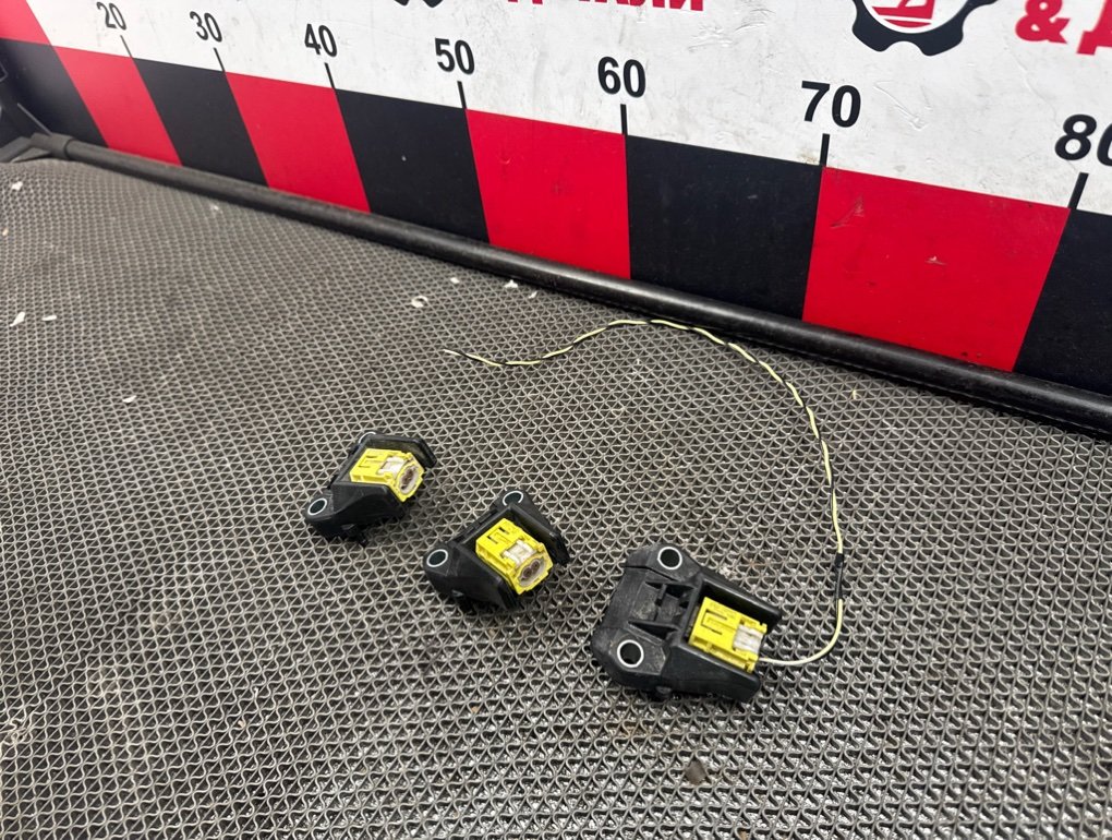 Датчик удара air bag Toyota Land Cruiser Prado 150