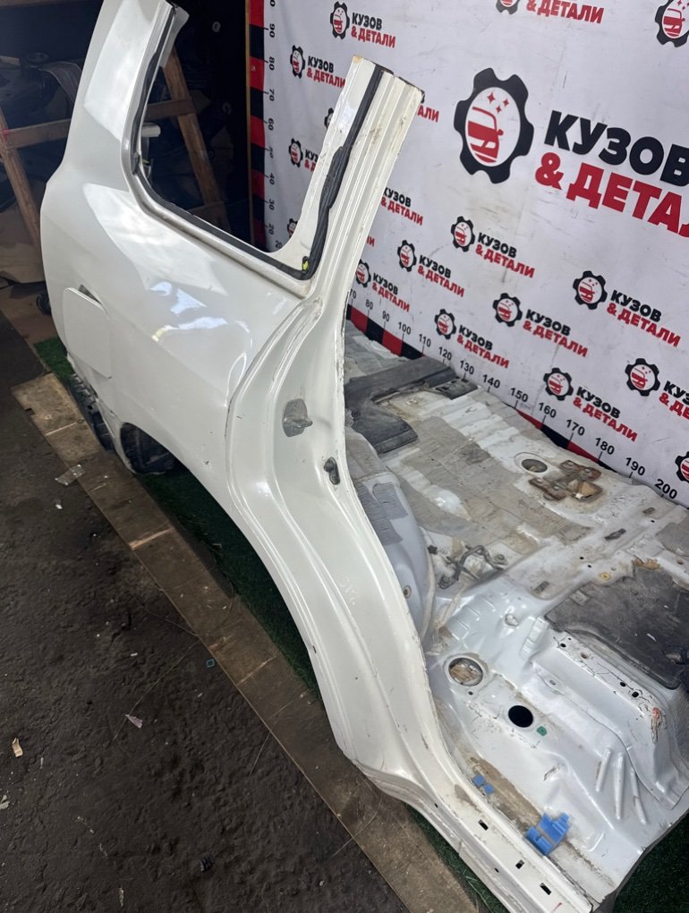 Крыло заднее правое Toyota Land Cruiser J200