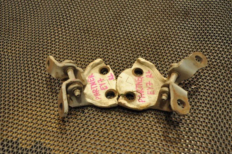 Запчасть петли двери задние левые HONDA PARTNER EY7 D15B контрактная Петли двери задние левые HONDA PARTNER EY7 D15B контрактная