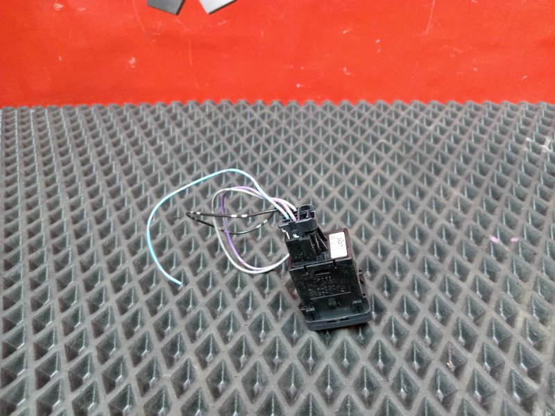 Кнопка антипробуксовочной системы NISSAN JUKE F15 HR16DE Кнопка антипробуксовочной системы NISSAN JUKE F15 HR16DE