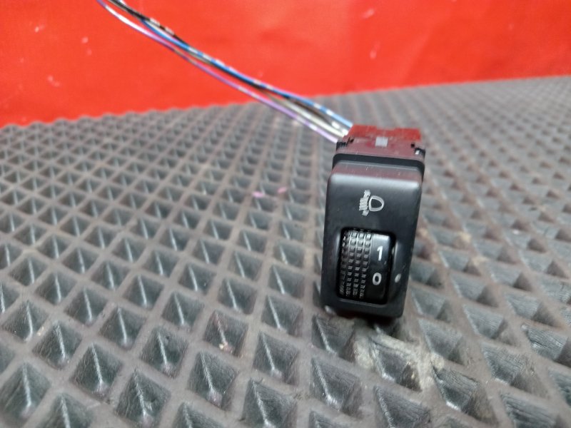 Кнопка регулировки фар JUKE 2011 F15 HR16DE Кнопка регулировки фар JUKE 2011 F15 HR16DE