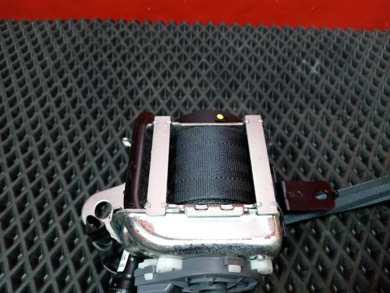 Ремень безопасности передний левый JUKE 2011 F15 HR16DE