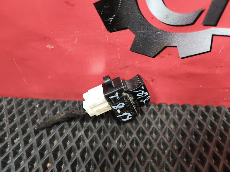 Запчасть кнопка стеклоподъемника задняя левая NISSAN MURANO 2005 Z50 VQ35DE 25411-AX010 контрактная Кнопка стеклоподъемника задняя левая NISSAN MURANO 2005 Z50 VQ35DE 25411-AX010 контрактная