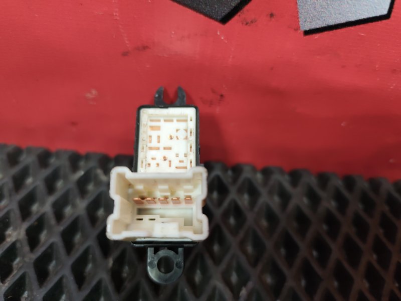 Кнопка стеклоподъемника задняя левая NISSAN MURANO Z50 VQ35DE Кнопка стеклоподъемника задняя левая NISSAN MURANO Z50 VQ35DE