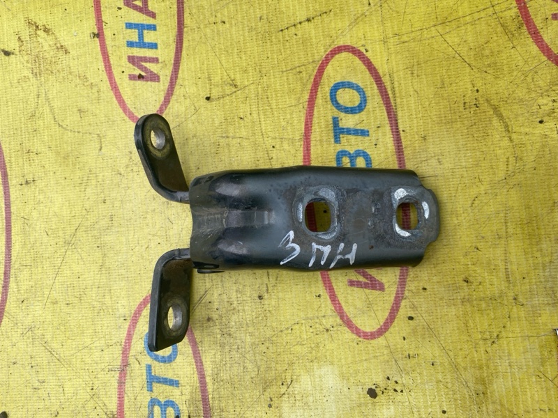 Петля двери задняя правая Chevrolet Cruze Седан F16D3