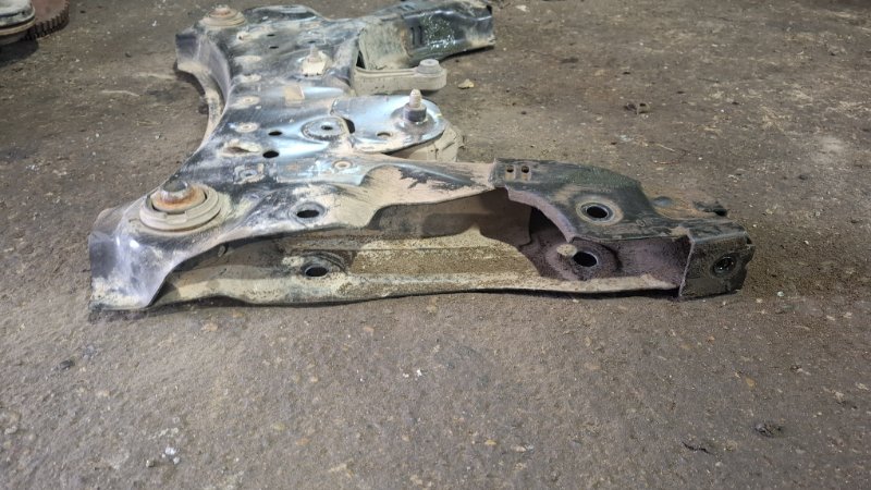 Балка подмоторная Fluence 2012 L30R K4M838
