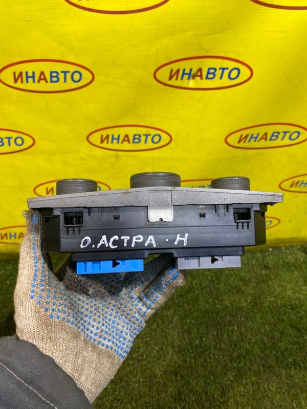 Блок управления климат-контролем Opel Astra H Z18XER