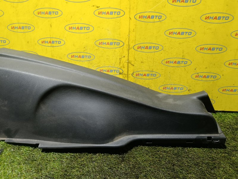 Накладка обшивка стойки задняя правая Volkswagen Golf Plus 2012 5M1 CBZB 5M0867766H Б/У