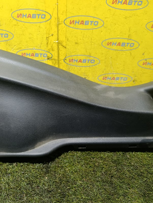 Накладка обшивка стойки задняя правая Volkswagen Golf Plus 5M1 CBZB