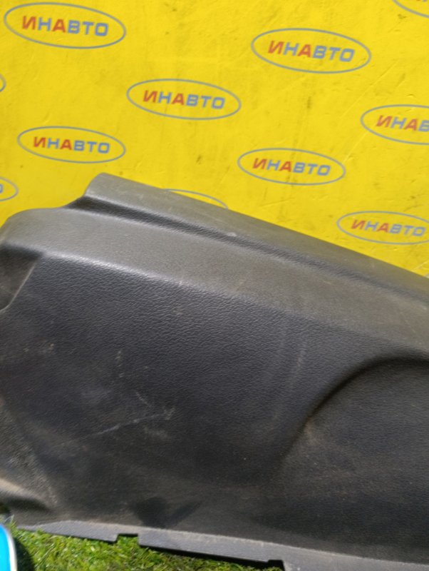 Накладка обшивка стойки задняя правая Golf Plus 2012 5M1 CBZB