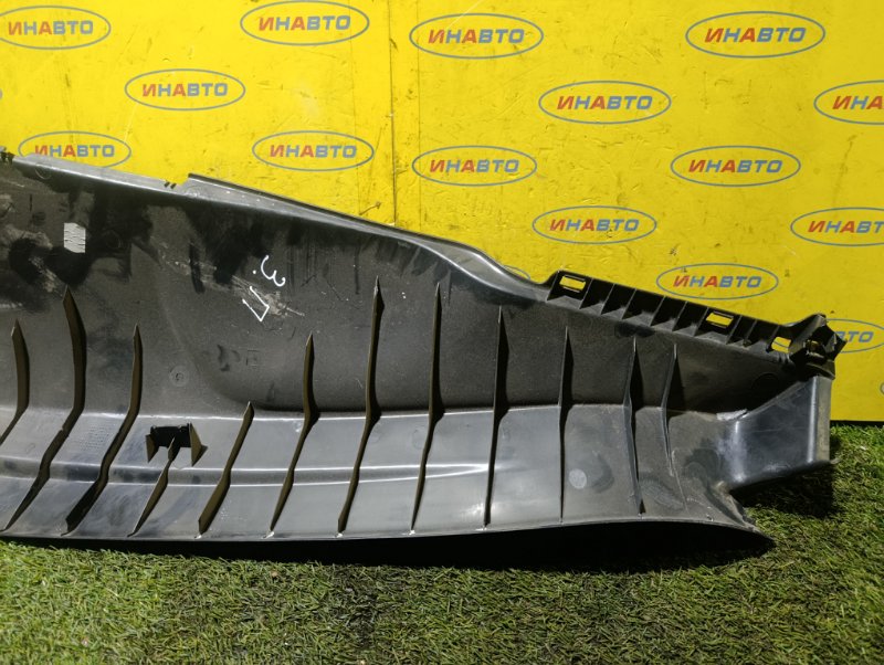 Накладка обшивка стойки задняя правая Golf Plus 2012 5M1 CBZB