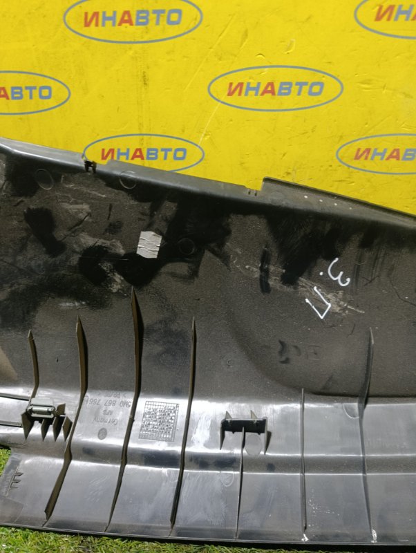 Накладка обшивка стойки задняя правая Golf Plus 2012 5M1 CBZB