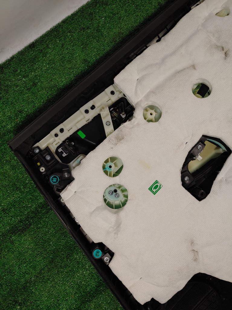 Обшивка боковой двери задняя левая Tiggo 7 Pro Max 2024 SQRF4J16