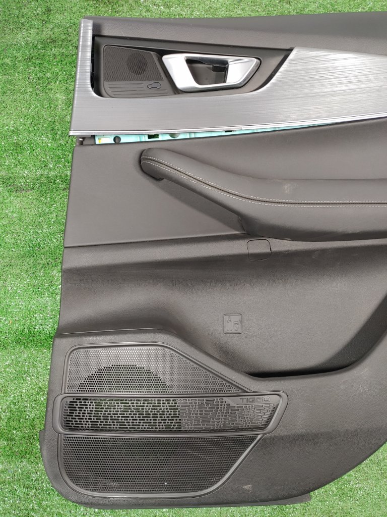 Обшивка боковой двери задняя правая Chery Tiggo 7 Pro Max SQRF4J16 Обшивка боковой двери задняя правая Chery Tiggo 7 Pro Max SQRF4J16