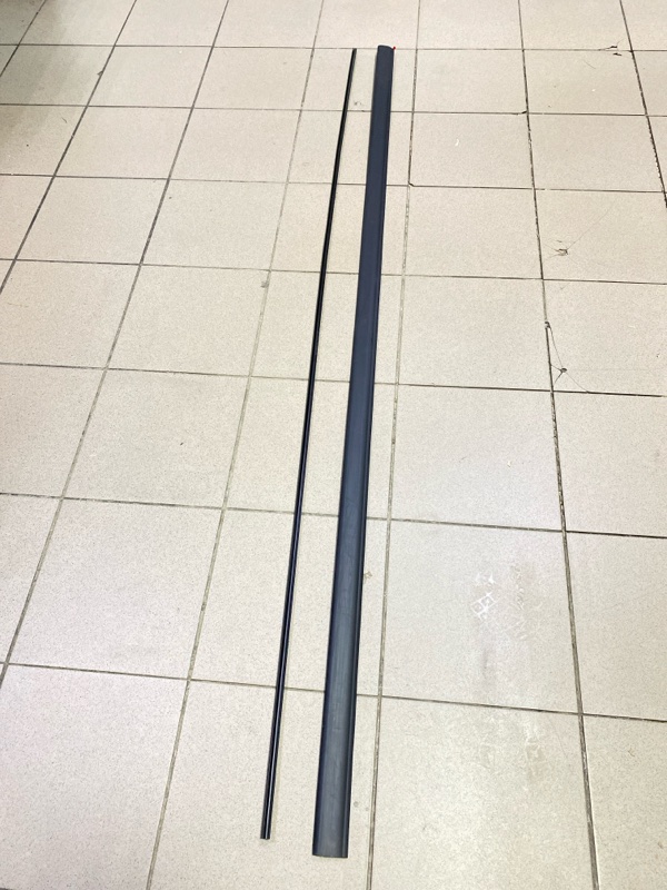 Уплотнитель лобового стекла C7H  / T5G