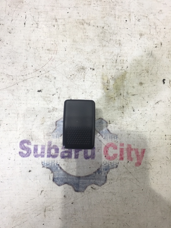 Заглушка под кнопку Subaru Legacy BE EJ20 2001 (б/у)